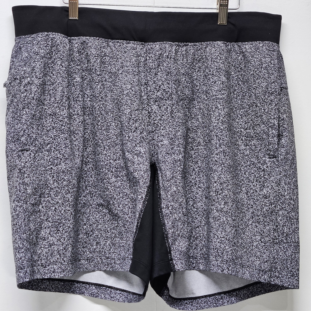 Lululemon T.H.E. Short Linerless 7" Carbon Mist Alpine White Graphite XXL Grey